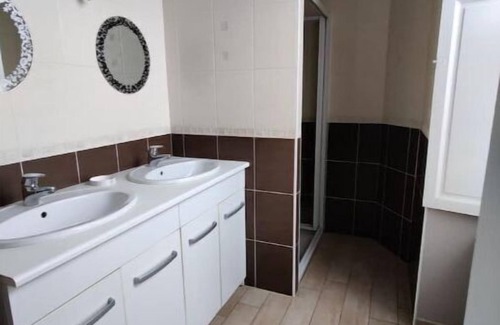 Marigne-Peuton House | Family-Friendly Gite du Moulin with Kitchen Amenities