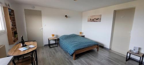 Omonville-la-Rogue Apartment | Ocean View Studio at Gite du Palis - Family Friendly Getaway