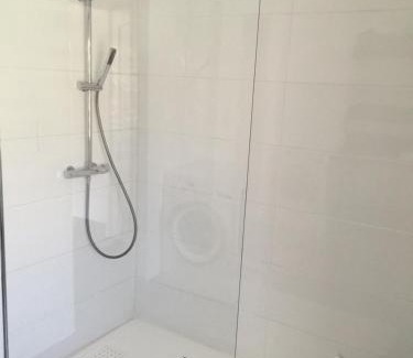Riviere-sur-Tarn House | Family-Friendly Gite du Pallie with Kitchen & Pet Amenities