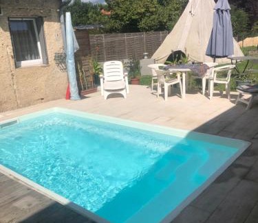 Lacroix-sur-Meuse House | Discover Gite du Port: Pet-Friendly & Family-Oriented Stay
