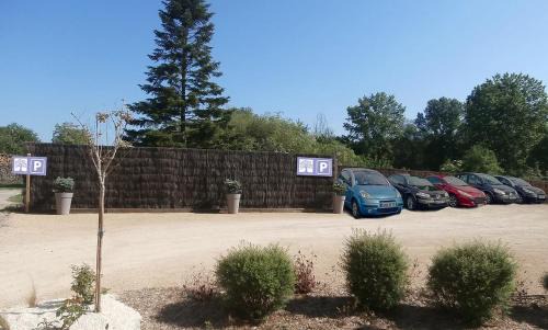 Proulieu House | Pet-Friendly Gite du Roy d'Amont with Family Amenities