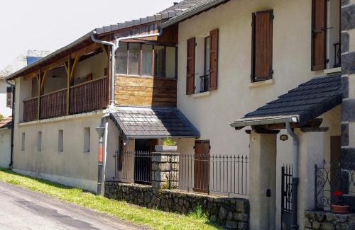 Lascelle House | Cozy Duplex for 4 in Vallée de la Jordanne, Cantal