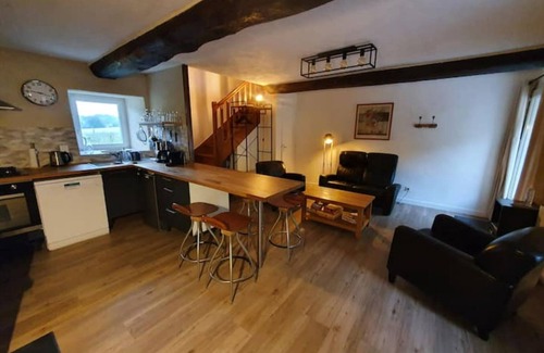Elven House | Nature Retreat Near Golf du Morbihan with Spa & Hot Tub