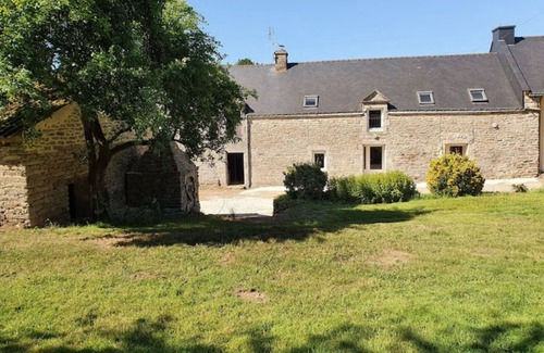Elven House | Nature Retreat Near Golf du Morbihan with Spa & Hot Tub