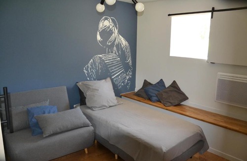 Salles-la-Source House | Cozy Gite Entre Causse et Vallon - Family Friendly Escape