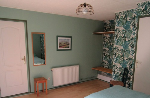 Journiac House | Gîte EsquirHall: Nature Retreat with Pool & Spa Amenities