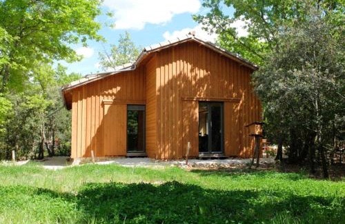 Labastide-de-Virac Ski Chalet | Eco-Friendly Retreat: Gite et Cabane Écologiques 1000 Pailles