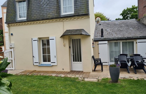 Etretat House | Exceptional Gite Etretat with Garden, Parking & Ocean View