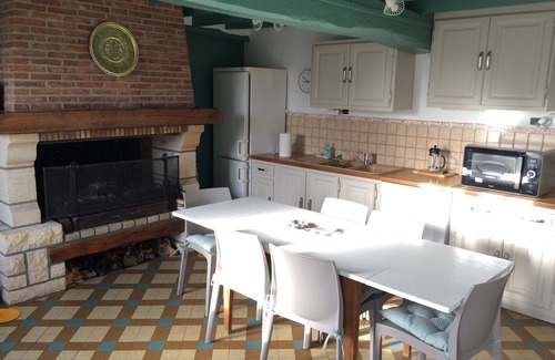 Venestanville House | Gîte Euphrasie: Normandy Farmhouse Steps from the Sea