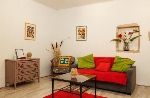 Saint-Pierre-d'Aurillac House | Discover Le Fil Rouge: Oceanfront Escape with Spa & Pool