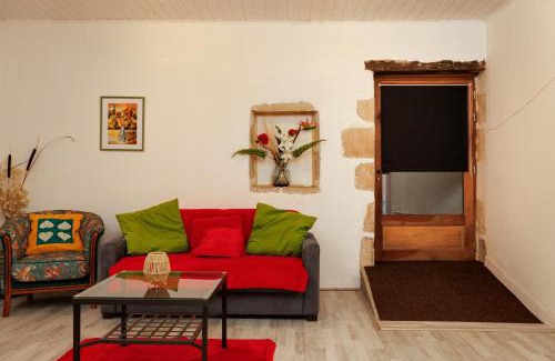Saint-Pierre-d'Aurillac House | Discover Le Fil Rouge: Oceanfront Escape with Spa & Pool