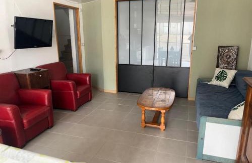 Cuxac-dʼAude House | Pet-Friendly GITE Florence et Francis with Ocean Views