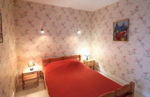 Fontanges Cottage | Relaxing Gite Fontanges: 3 Bedrooms for Family Retreat