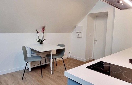 Fontenay-le-Fleury Cottage | Gite Fontenay-le-Fleury, 1 bedroom, 3 persons