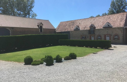 Belle-et-Houllefort House | Spacious Gîte for 19 on a Unique Pedagogical Farm