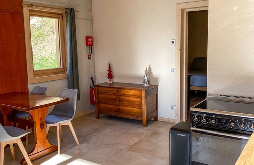 Entremont Apartment | Cozy Gite for 2-4 Amidst Lush Greenery and Mountains