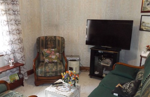 Vergeze House | Cozy Gite for 6 in Codognan with Breakfast Included