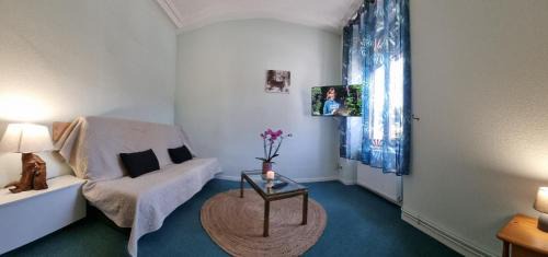 Ventron Apartment | Gite Fougère: Family-Friendly Retreat with Spa Access