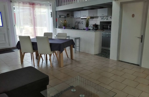 Saint Nazaire sur Charente House | Gite L'escapade: Family-Friendly Retreat with Ocean Views