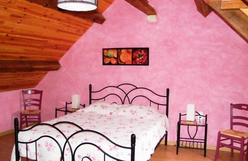 Fresnes Cottage | Pet-Friendly Gite Fresnes: Comfort for Families of 5