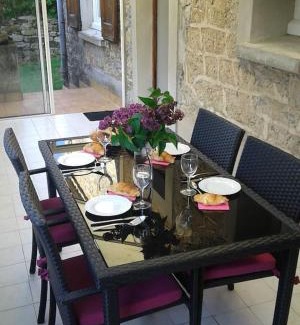Saint-Jean-d'Alcapies House | Discover Gite Gabrielle: Family-Friendly with Pet Amenities