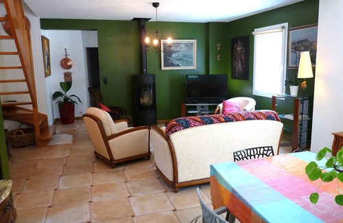 Guerande Cottage | Gite Guérande: Perfect Stay for Families with Spa & Breakfast