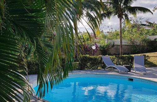 Sainte-Anne Cottage | Beachside Gîte Gwada Mango T2 with Pool & Ocean Views