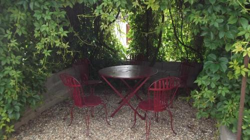 Seigy House | Relax at Gite Halia Beauval: Spa & Pet-Friendly Retreat