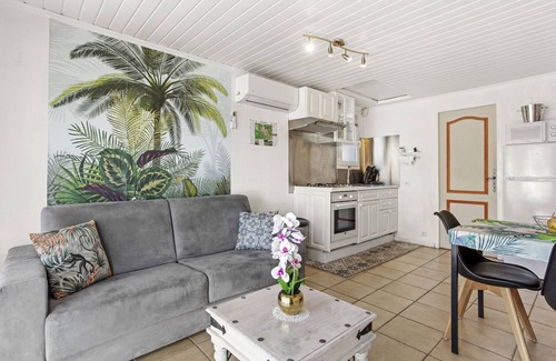 Vidauban House | Gîte Hubert with shared pool, Wi-Fi and air conditioning