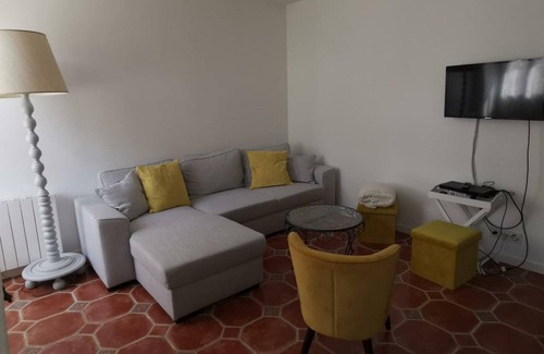 Huisseau-sur-Cosson Cottage | Comfortable Gite Huisseau-sur-Cosson for 4 Guests