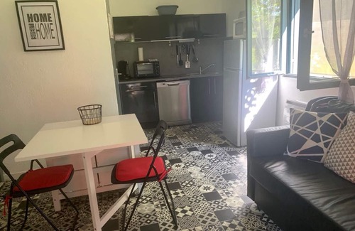 Saint-Crepin-et-Carlucet House | Tranquil Gîte in Périgord Noir with Pool & Pet-Friendly Perks