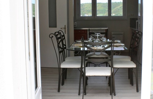Fecamp House | Relaxing Retreat Steps from Aquatic Center and Shops