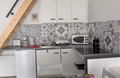 Comigne Apartment | Gite in charming winegrowing village, twenty minutes from Carcassonne.