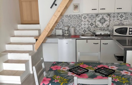 Comigne Apartment | Gite in charming winegrowing village, twenty minutes from Carcassonne.