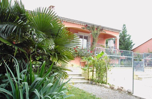 Boisset-et-Gaujac House | Guest Rated: 9.8 for Gite in Detached House with Pool