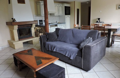 Arrentes-de-Corcieux Apartment | Tranquil Gite in Renovated Farmhouse with Lake Views