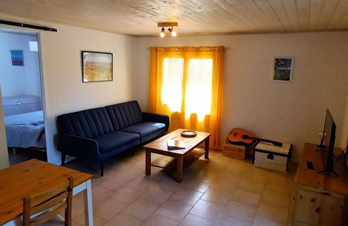 Besse-sur-Issole House | Gîte in the heart of nature and in absolute calm for couples (+ possibly young children)