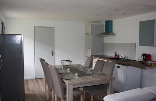 Reaup-Lisse House | Beautiful Gite in the Woods with Shared Heated Pool