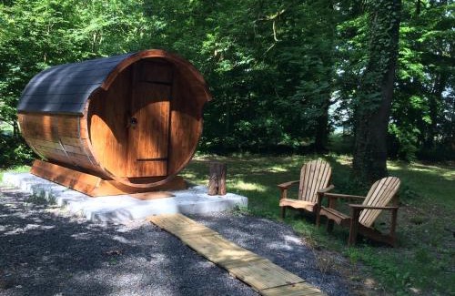 Outines House | Experience Gite Insolite "La Roulotte des Elfes" Retreat