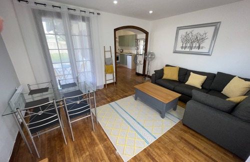Saint-Martial-Viveyrol House | Inviting Gite Jeanroy: 2-Bedroom Rural Retreat with Spa