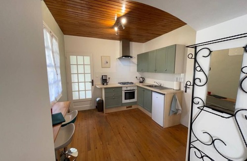 Saint-Martial-Viveyrol House | Inviting Gite Jeanroy: 2-Bedroom Rural Retreat with Spa