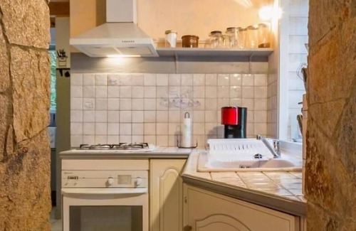 Joue-sur-Erdre Cottage | Family-Friendly Gite Joué-sur-Erdre with Spa & Kitchen