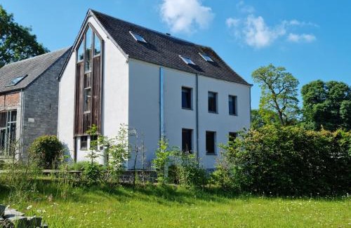 Heure House | Discover Gite L'éternité: Pet-Friendly Stay & 9.2 Rating