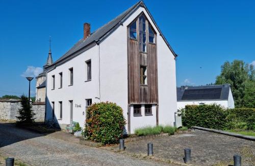 Heure House | Discover Gite L'éternité: Pet-Friendly Stay & 9.2 Rating