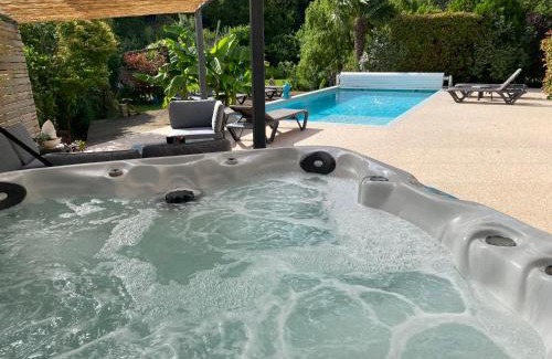 Varces-Allieres-et-Risset House | Gite L'Ô Bleue: Beachfront Oasis with Pool & Spa Access