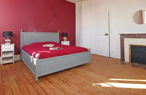 L'Aigle Cottage | Gite L'Aigle: Family-Friendly Retreat with Spa & Breakfast