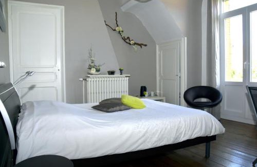 Malo-les-Bains Apartment | Ocean View Comfort at Gite l'Escale Malo - Rated 10/10