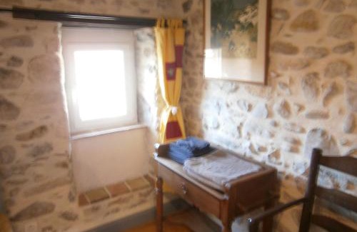 Vallon-Pont-d'Arc House | Highly Rated Gite l'Etape for Your Next Getaway