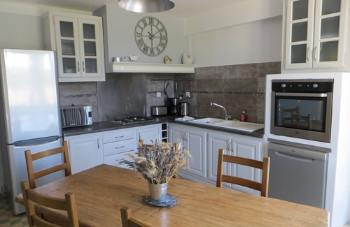 Sainte-Cecile-les-Vignes Other | Elegant Gite La Berthine in a Scenic Wine Village