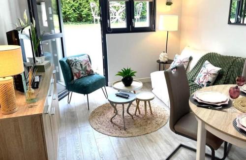 Bonneville-sur-Touques Apartment | Pet-Friendly GITE L'Orée Deauvillaise Near Deauville